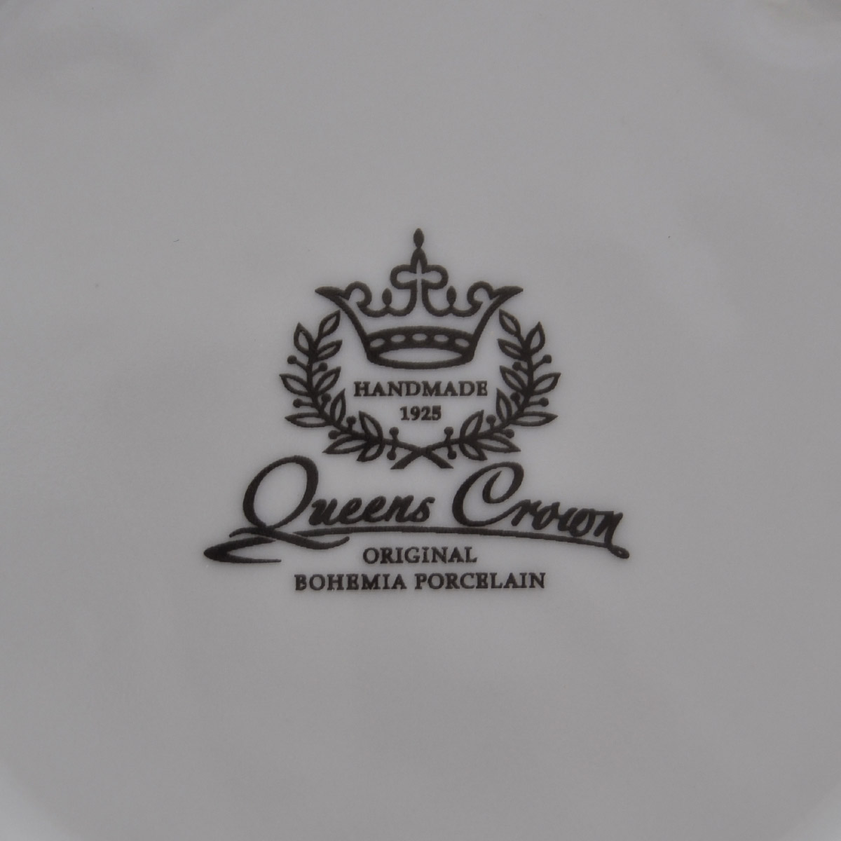 Блюдо квадратное на ножке Queen's Crown Золотая роза 23 см 9
